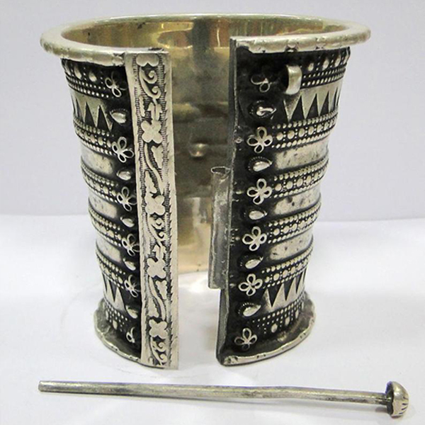 natural and artistic